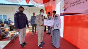 PT. HK Salurkan Beasiswa Pada HUT ke-61, Kadisdik Ilyas: HK Peduli Ciptakan Citra Positif Dimata Publik