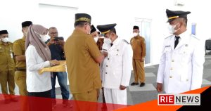 Lantik Pejabat Eselon III, Sekda Minta Istri Camat Optimal Jalankan Program TP PKK