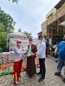 Robinson Simatupang; Berbagi Tak Harus Ada Maunya