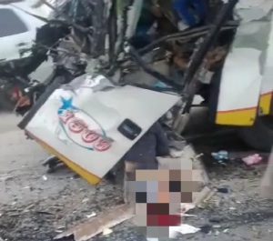 Bus Chandra Tabrak Belakang Truk Tronton di Jalan Tol, 2 Tewas 7 Luka
