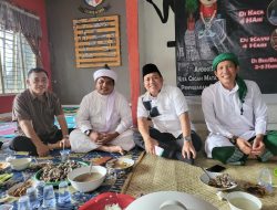 Ok Faizal Minta Berkah Dari Tokoh Ulama Sumatera Utara Tuan Guru Batak Dampingi Saat Makan Bersama