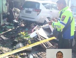 Mobil Dinas Kadiskes Batu Bara Tabrak Warung di Tebing Tinggi, Pemilik Warung Luka Luka