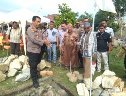 Bangun Musholla Polsek Labuhan Ruku, AKP Fery Santuni Anak Yatim