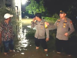Kapolsek Lima Puluh Minta 168 Warga Desa Gambus Laut Terdampak Banjir Mengungsi