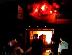 Diterjang Api, Toko Perabot Jaya Abadi di Indrapura Ludes Terbakar