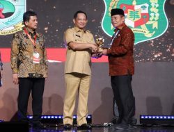 Pemerintah Kota Tanjungbalai Menerima Penghargaan Universal Health Coverage ( UHC ) Award BPJS RI