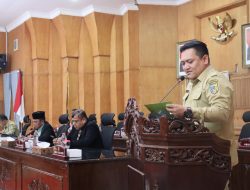 Rapat Paripurna Jawaban Bupati atas Pandangan Umum Fraksi Terhadap KUA-PPAS R.APBD TA.2025.