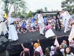 Artis Aldi KDI dan Intan KDI Goyang Massa Paslon 02 Bahar – Syafrizal 