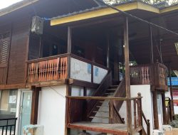 Tampak Kantor Dinas Pendidikan Batu Bara yang terlihat telah rusak tidak terawat.