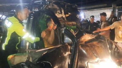 Sopir Dump Truck Kabur, Usai ditabrak Mobil Pick Up