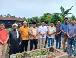 Tuan Guru Batak dan Wakil Ketua Komisi XIII DPR RI Ziarah ke Makam Ketua KNPI Energy Of Harmony Kota Tanjungbalai