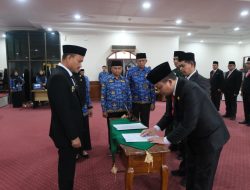 Lantik 11 Pejabat Tinggi Pratama, Wali Kota Mahyaruddin Tegaskan Tingkatkan Kinerja dan Komitmen Kerja Nyata Yang Terukur Serta Tidak Asal Bapak Senang