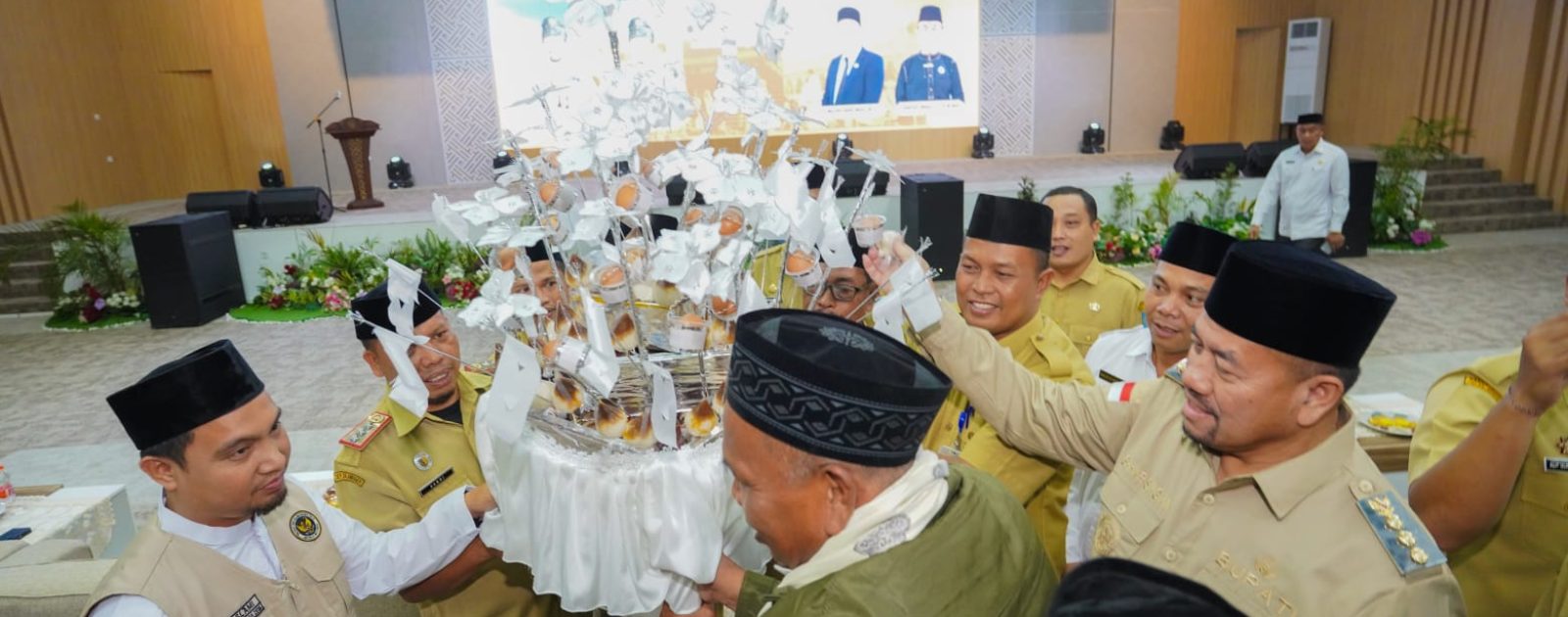 Bupati Batu Bara Tepung Tawari 188 Jemaah Calon Haji 1447 H asal Kabupaten Batu Bara