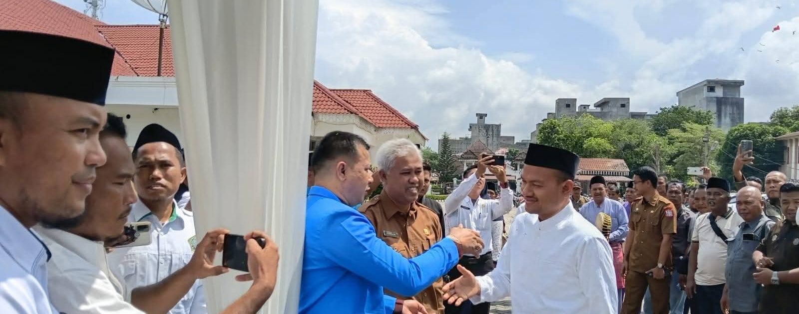 Ketua KNPI Muhammad Azri, SH Sambut Kepulangan Wali Kota Tanjungbalai dari Tanah Suci