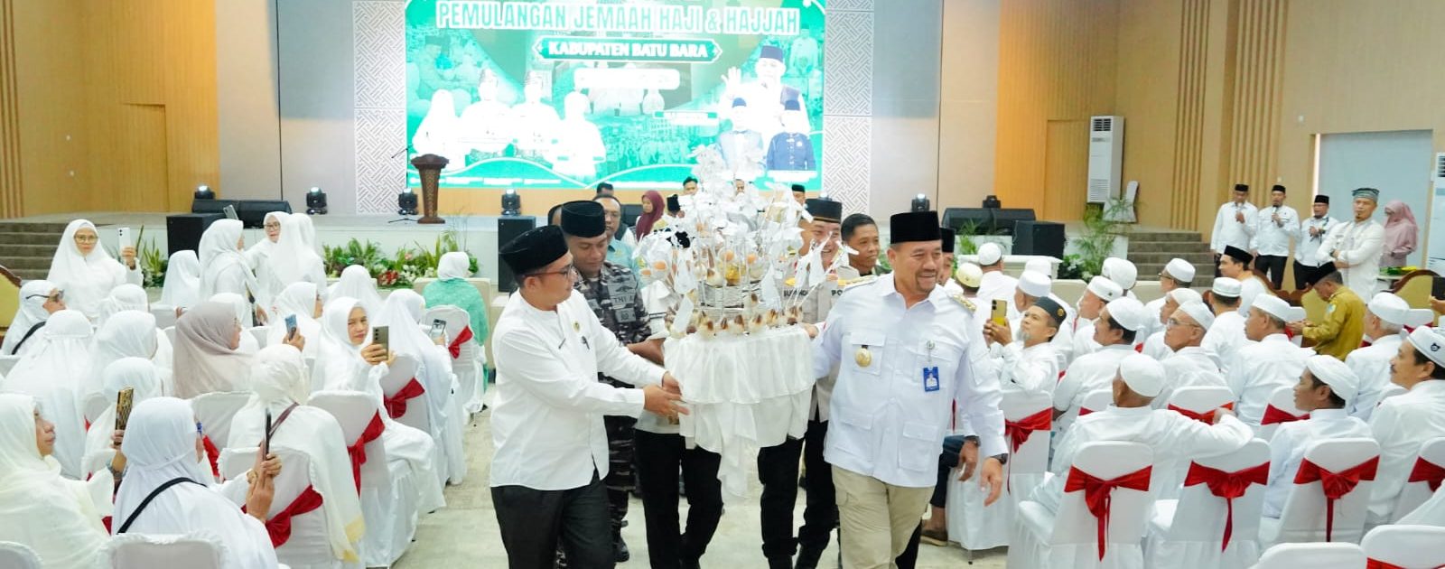 Tepung Tawar Jemaah Haji Batu Bara, Bupati Baharuddin Perkuat Sinergi Tingkatkan Layanan Haji